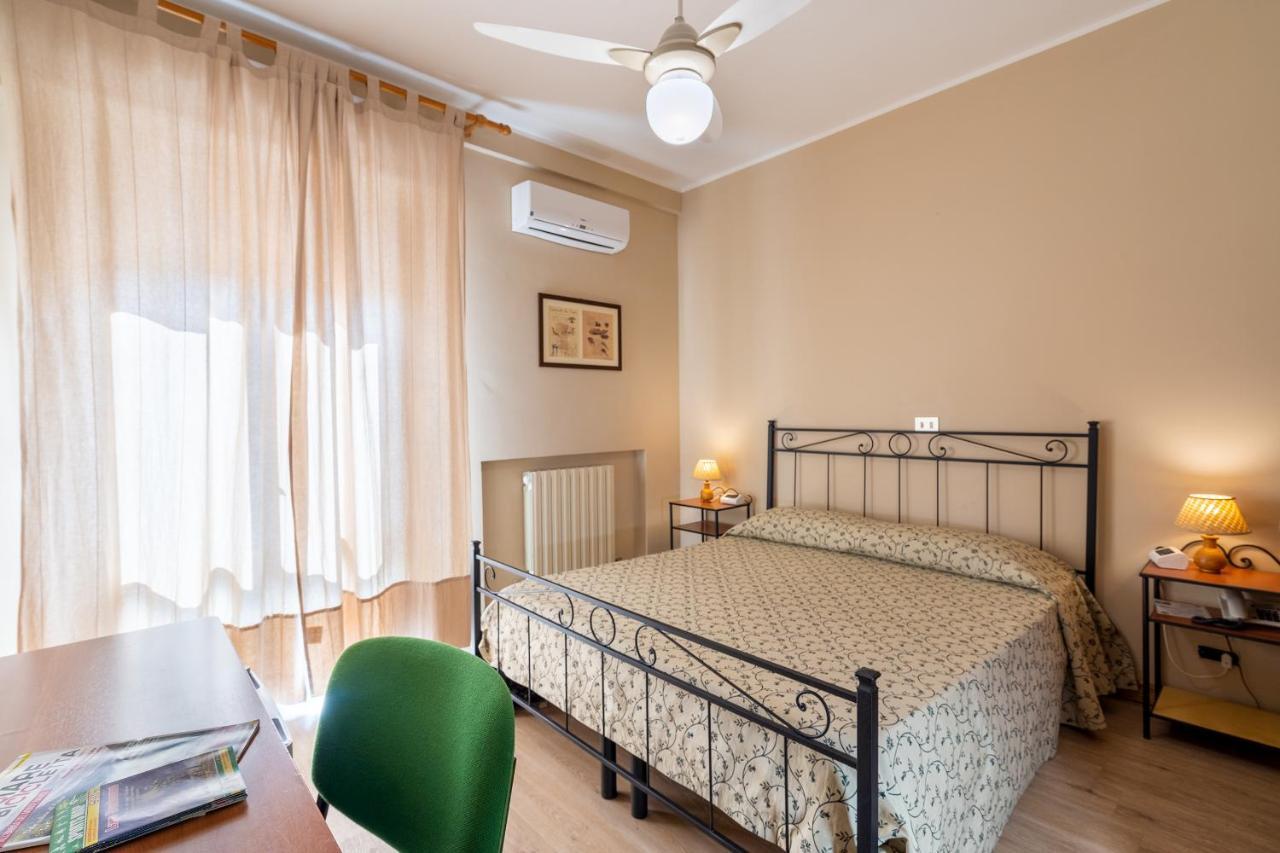 Hotel Trasimeno Passignano sul Trasimeno Exterior foto