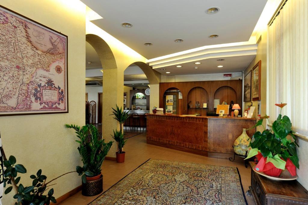 Hotel Trasimeno Passignano sul Trasimeno Exterior foto